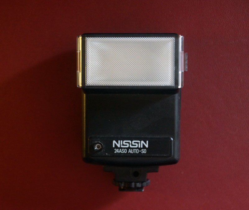 Nissin 24ASO Auto-SO blixt för analog kamera