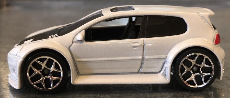 Hot Wheels Volkswagen Golf GTI 1:64