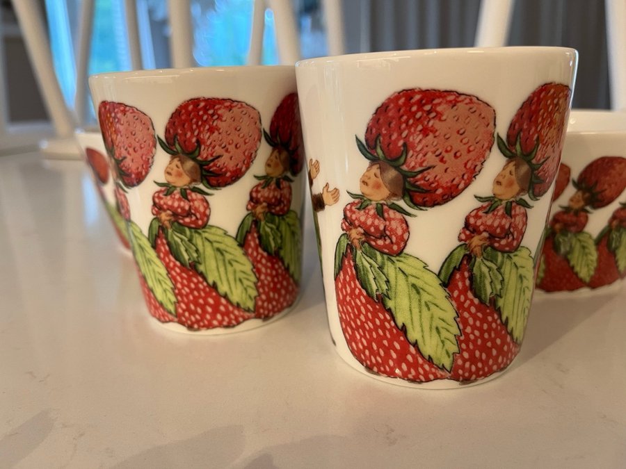 4 st- Beskow muggar och skålar ”Strawberry”