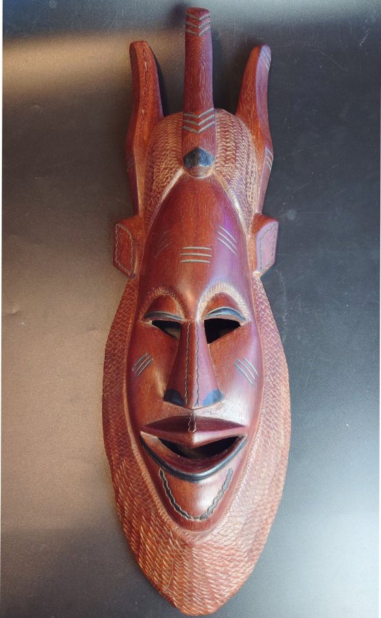 Afrikansk stor vägghängd mask träskulptur trämask