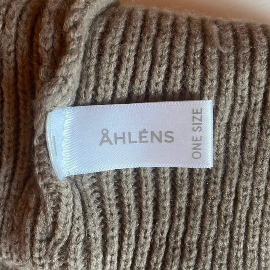 Åhléns beige mössa, storlek ONE SIZE