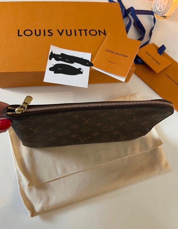 Louis Vuitton Etui Voyage PM