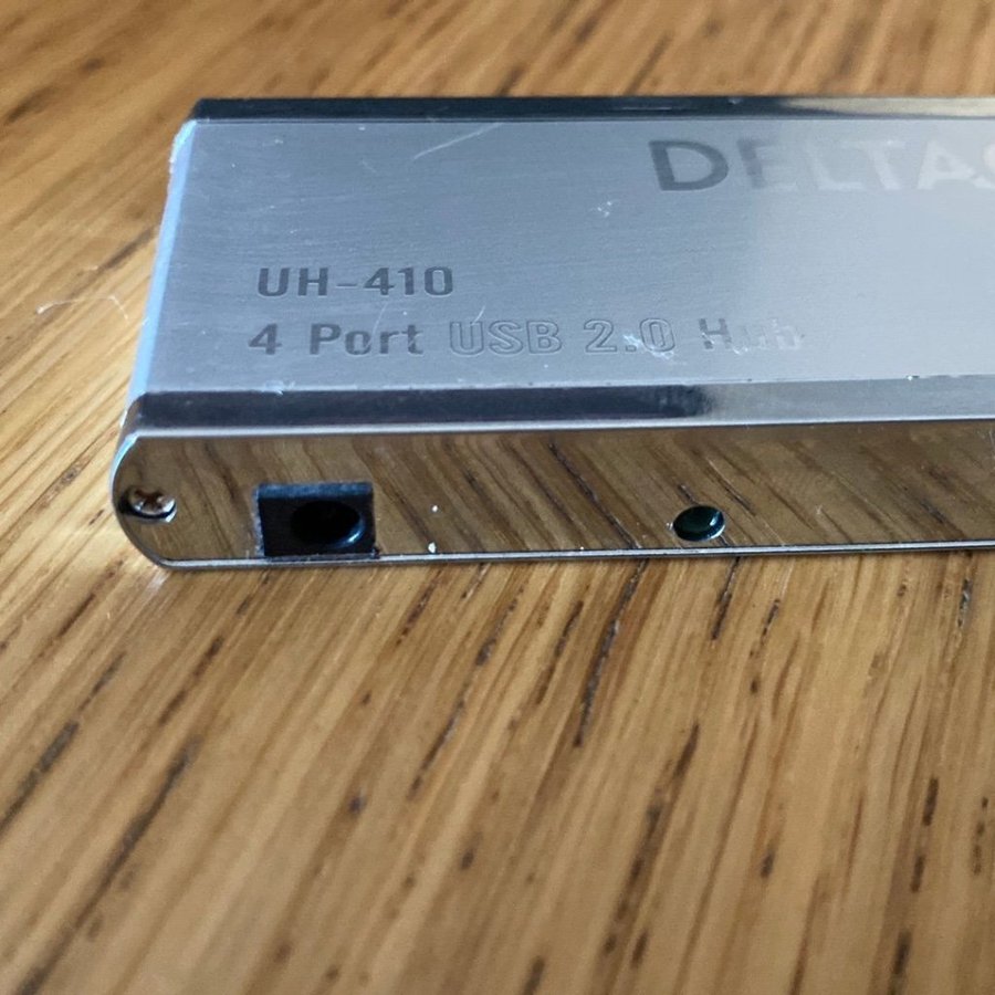 Deltaco UH-410 4 port USB 20 hub