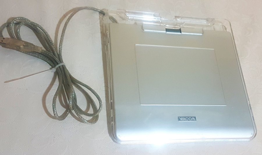 WACOM GRAPHICS TABLET CTE-440 SILVER USB-ANSLUTNING utan Penna