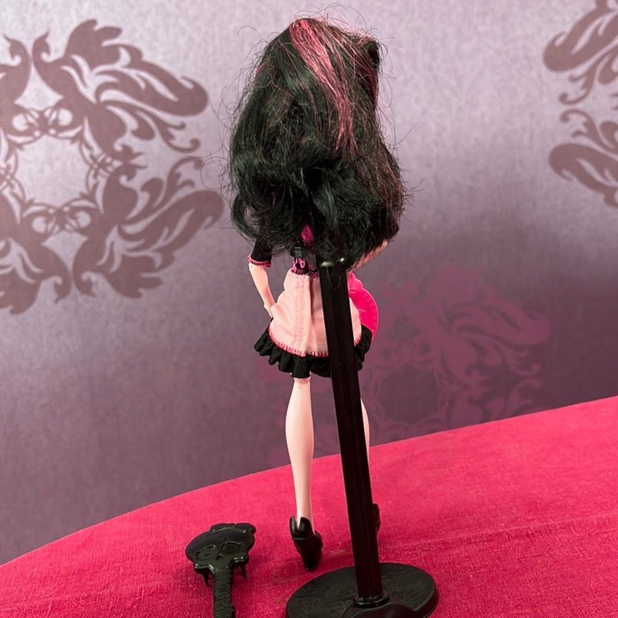 Monster High Draculaura docka med tillbehör