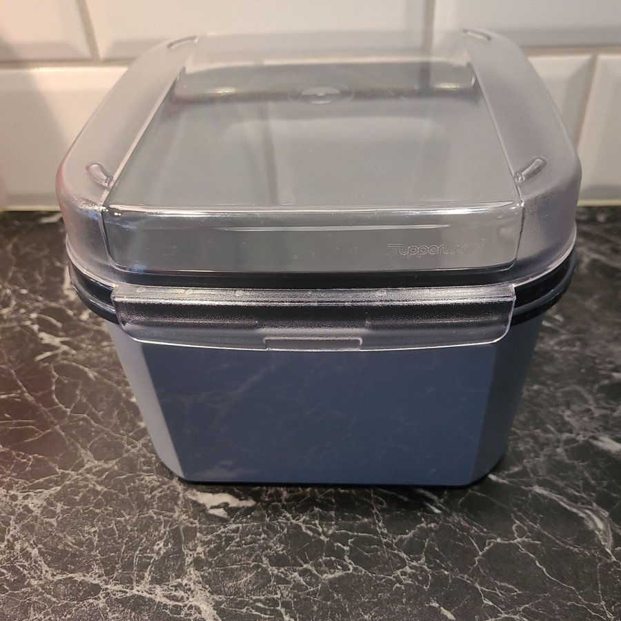 Tupperware Kvartett 2,6 Liter. Grå