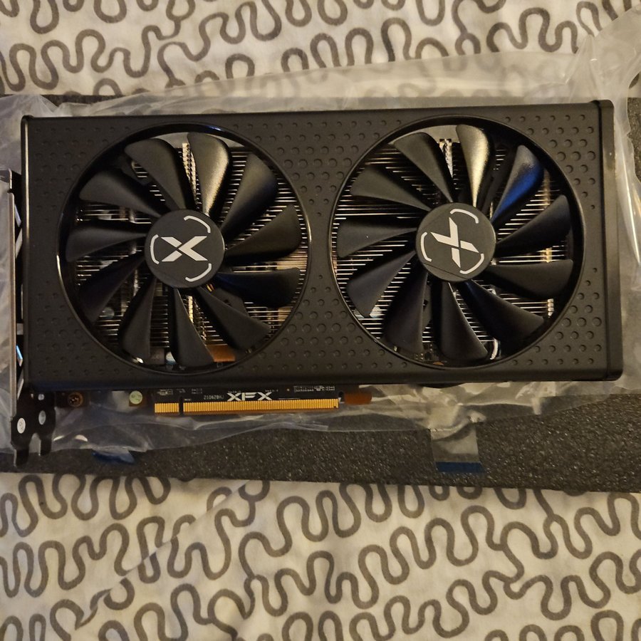 XFX Radeon RX 6600 Swift 210