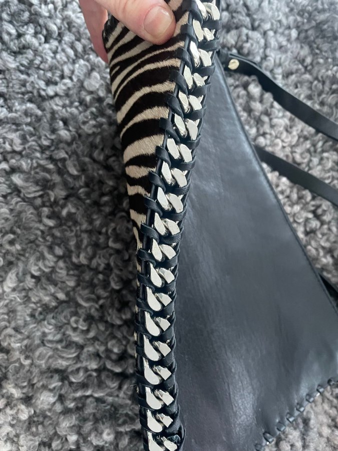 Zara clutch zebra väska aftonväska axelremsväska