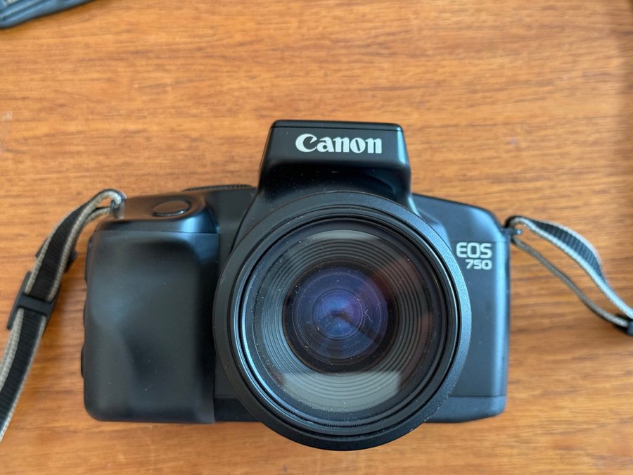 Canon EOS 750 med 35-70