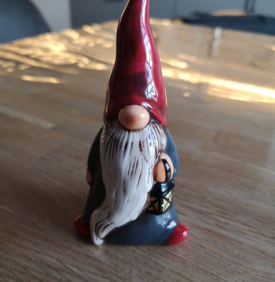 Tomte i keramik