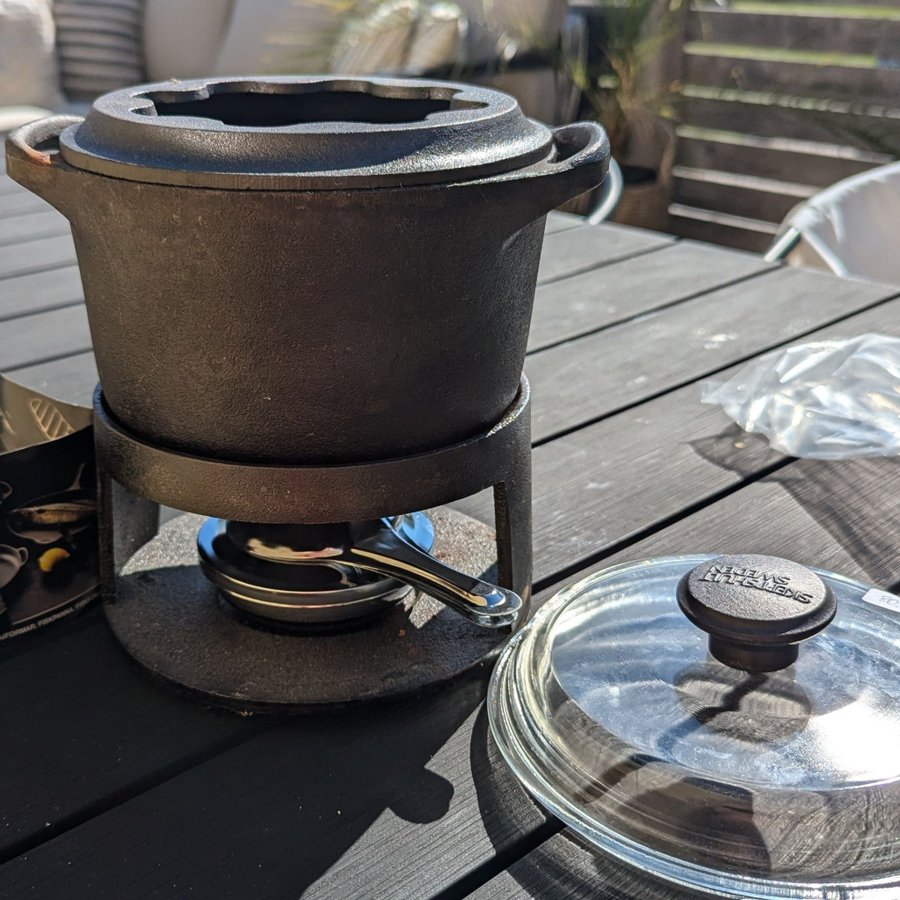 Skeppshult fonduegryta med stativ och lock