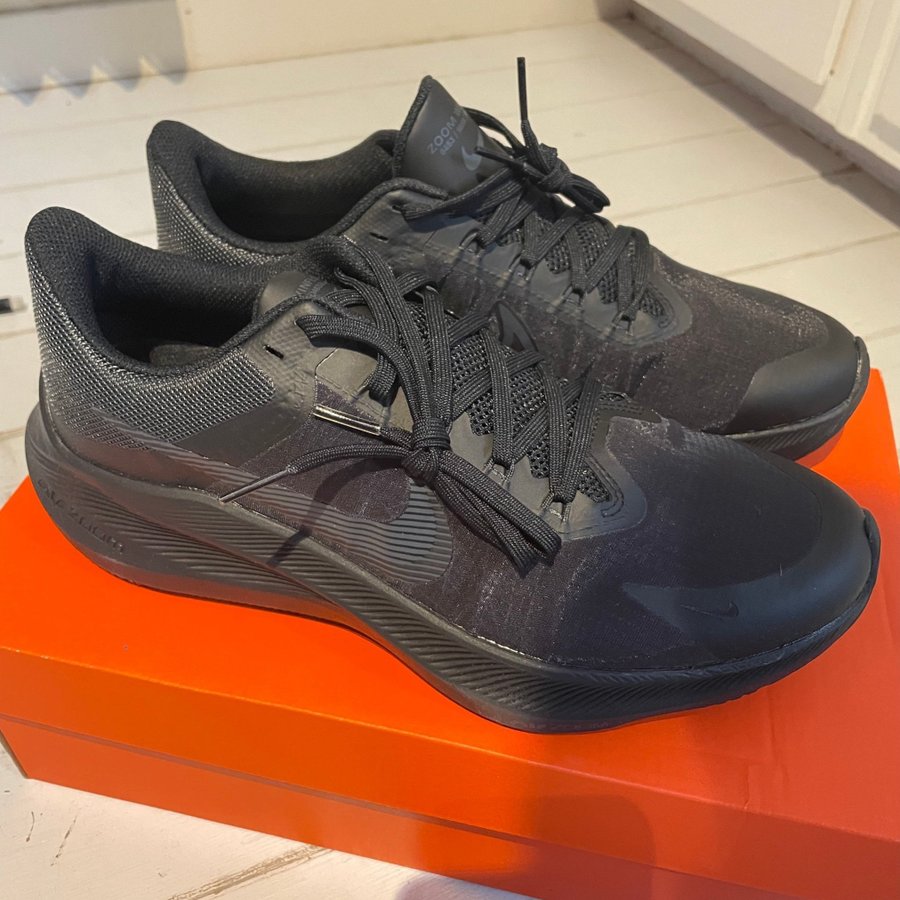 Nike Zoom Winflo 8 Löparskor Svart Storlek 425