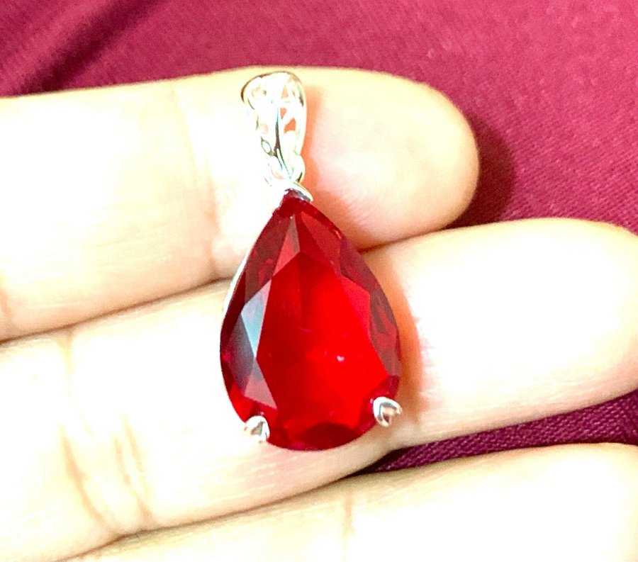 Ravishing Red silver 925 pendant- classy jewelry- stone queen