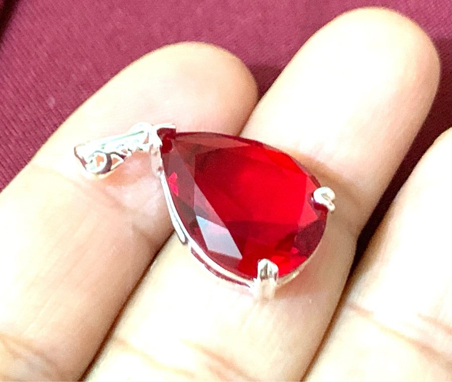 Ravishing Red silver 925 pendant- classy jewelry- stone queen