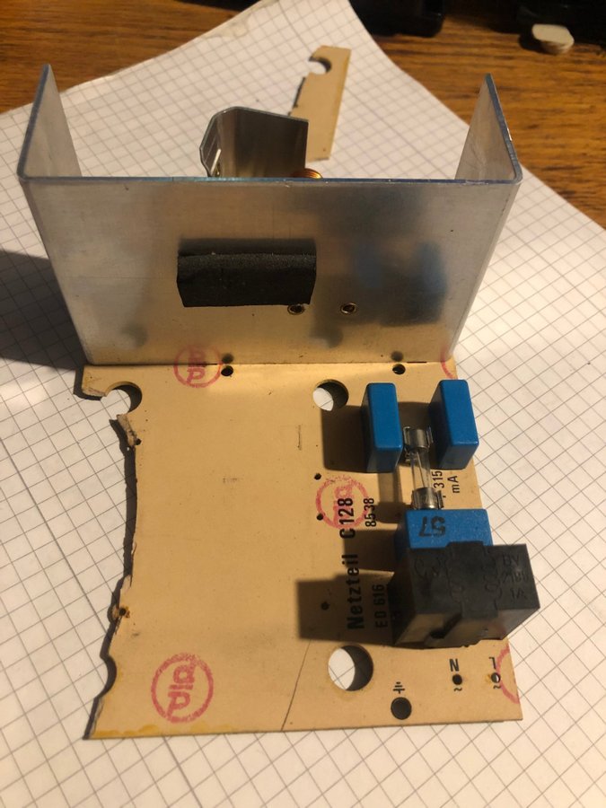 Commodore Orginalt C128 Mitsumi PSU PCB utan Trafo med Elektronik 5/9V Defekt