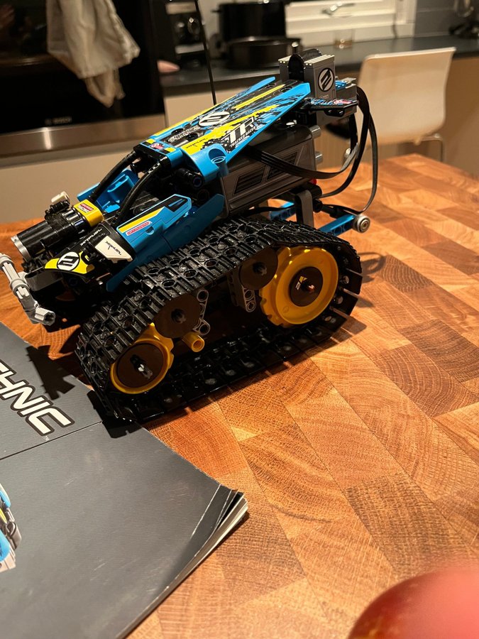 Lego Technic 42095 - Monster Jam Grave Digger med fjärrkontroll