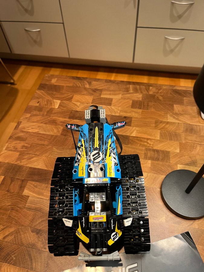 Lego Technic 42095 - Monster Jam Grave Digger med fjärrkontroll