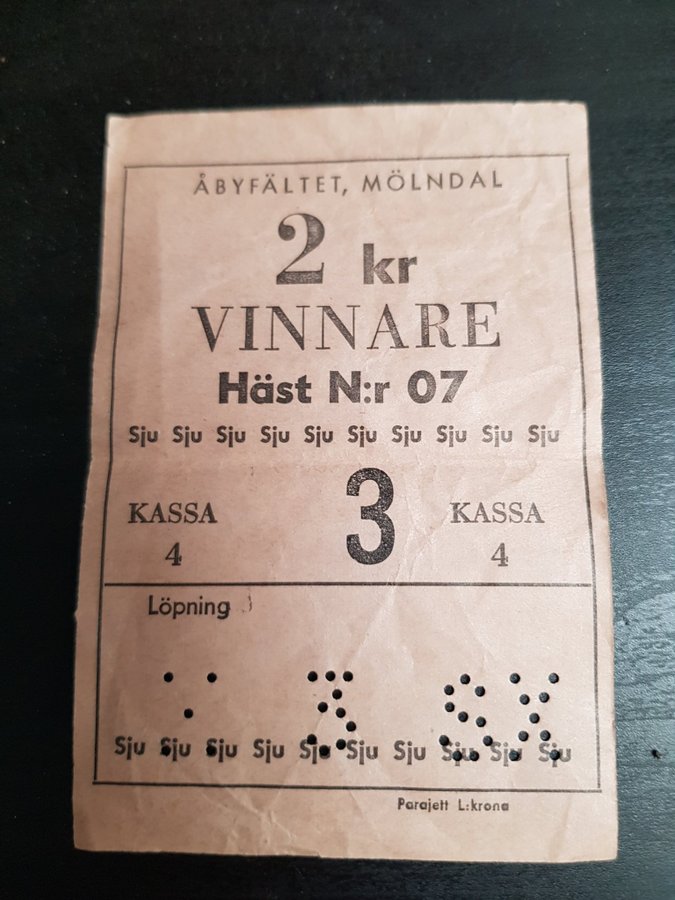 En gammal klassiker-TRAVBONG från 1970-talet Åbyfältet 2 kr Vinnare häst nr 7.