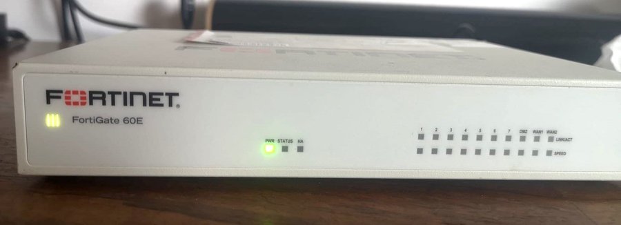 Fortinet FortiGate 60E Nätverkssäkerhets-/Brandväggapparat