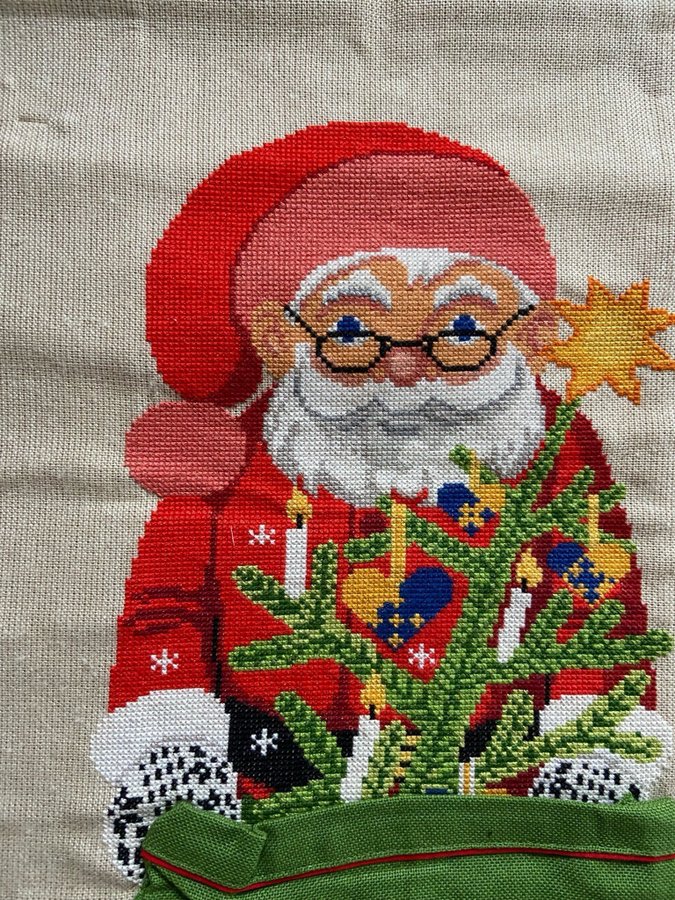 Handbroderad bonad, broderad, retro, broderi, jul, julbonad, tomte