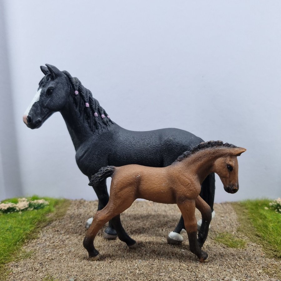 Schleich 42103 Trakehner Sto och Föl