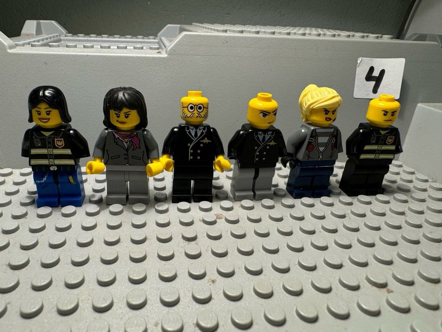 6 st Lego Minifigurer