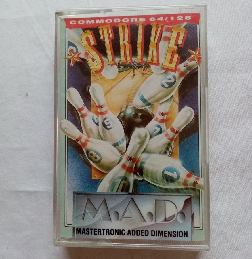 Strike (MAD - Mastertronic) [Vit Kassett] - Commodore 64 / C64 Spel