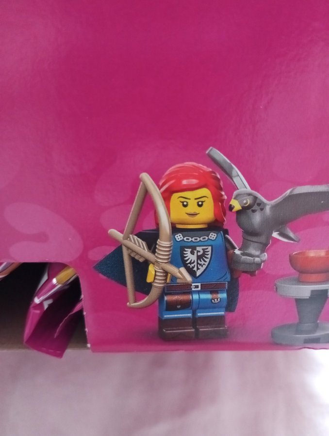 Lego falconer, minifigures series 24, helt oöppnad!