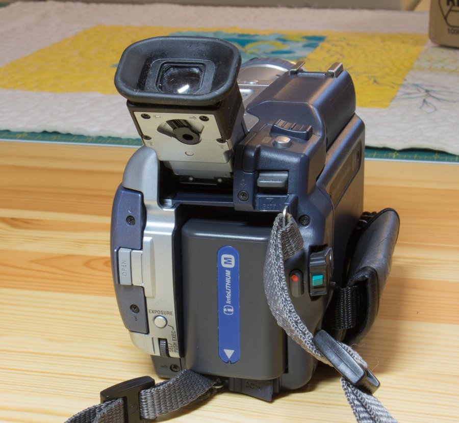 Sony Digital 8 Handycam DCR-TRV230E