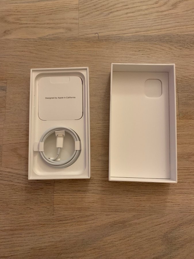 iPhone 11 Svart Låda