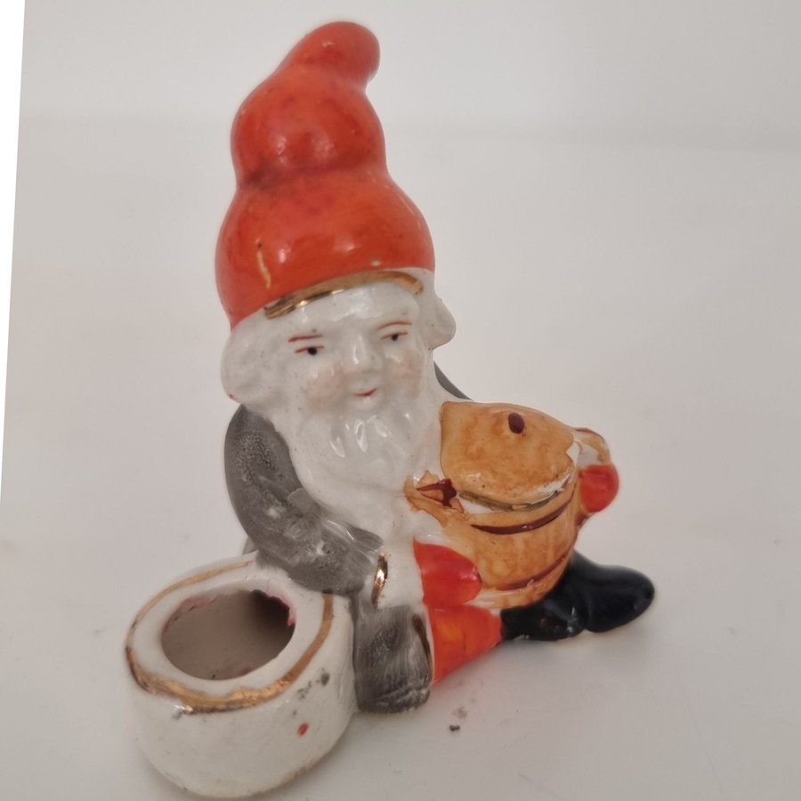 Äldre porslins Jultomte /Tomte med ljusstake tidigt 1900-tal stämplat IMPORT