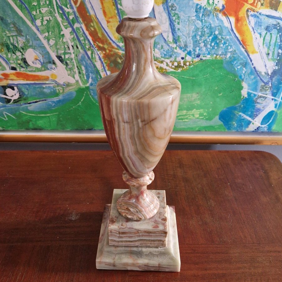 Bordslampa i alabaster, 1900-tal, 40 cm hög