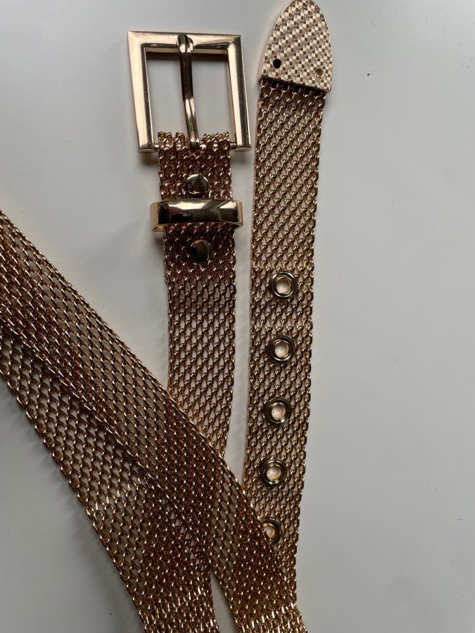 Chain Net- skärp-gold i metall storlek s/m Urban Classics