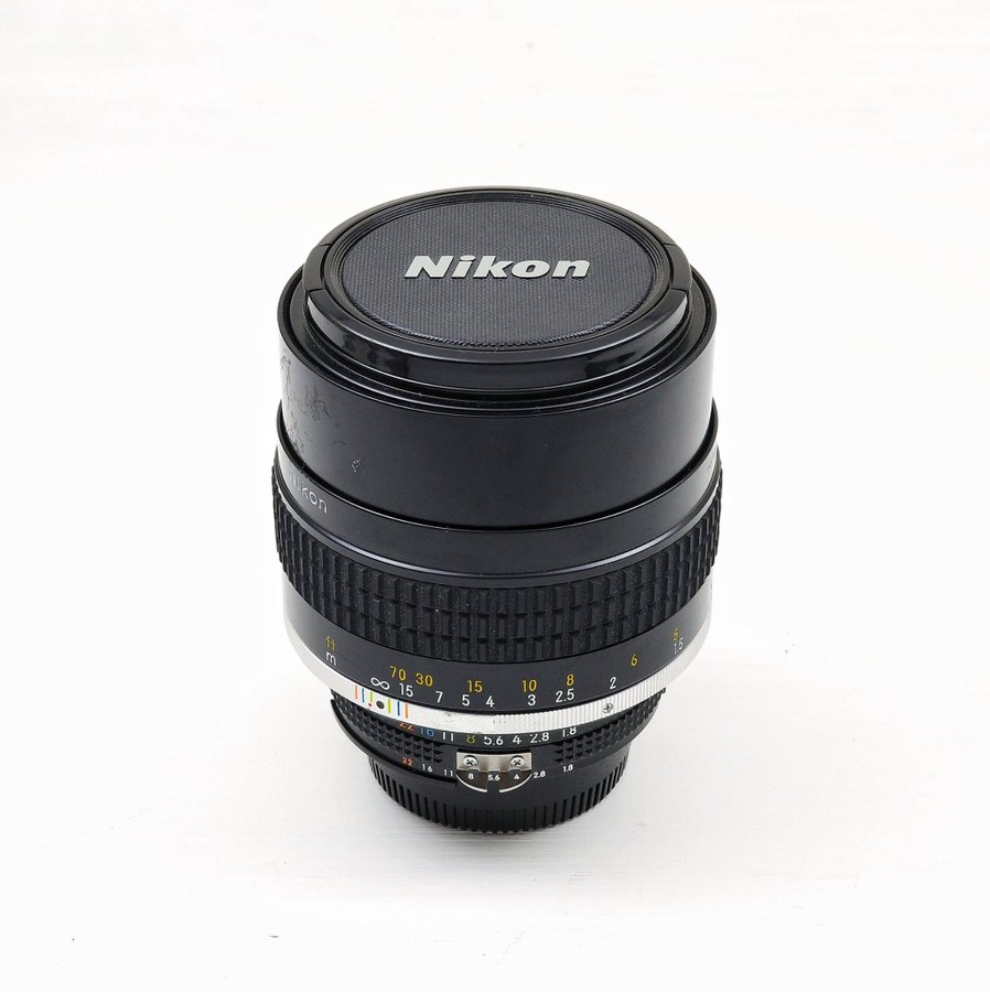 Nikon Nikkor 105mm f1. 8 Ai-S