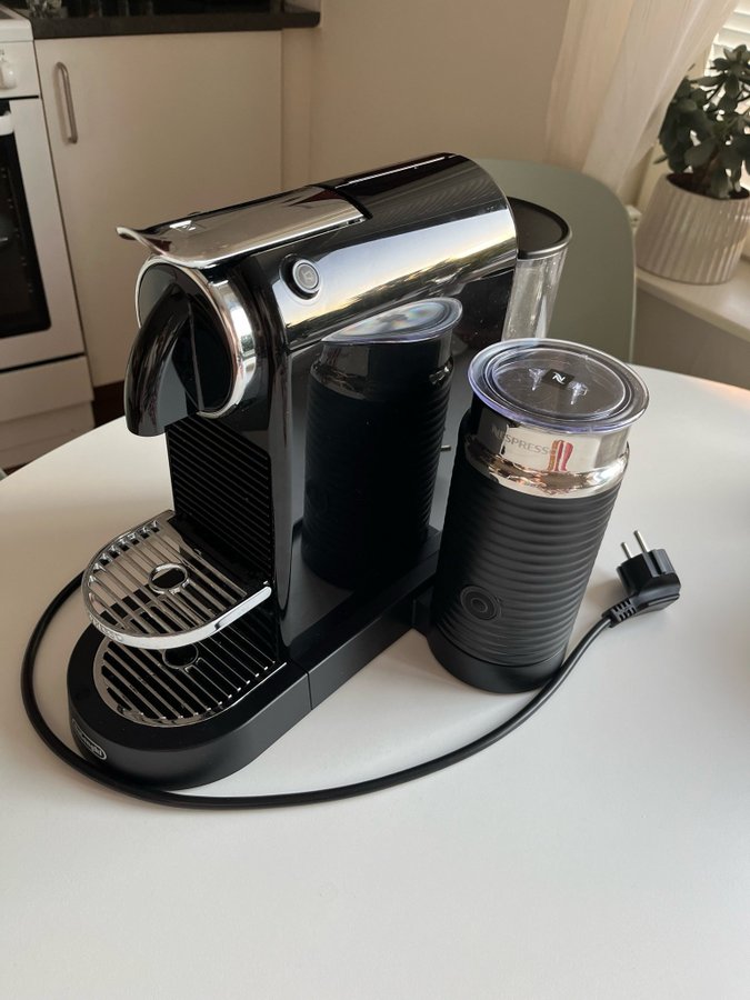 De’Longhi Nespresso Citiz  Milk EN 267 kaffemaskin/kapselmaskin