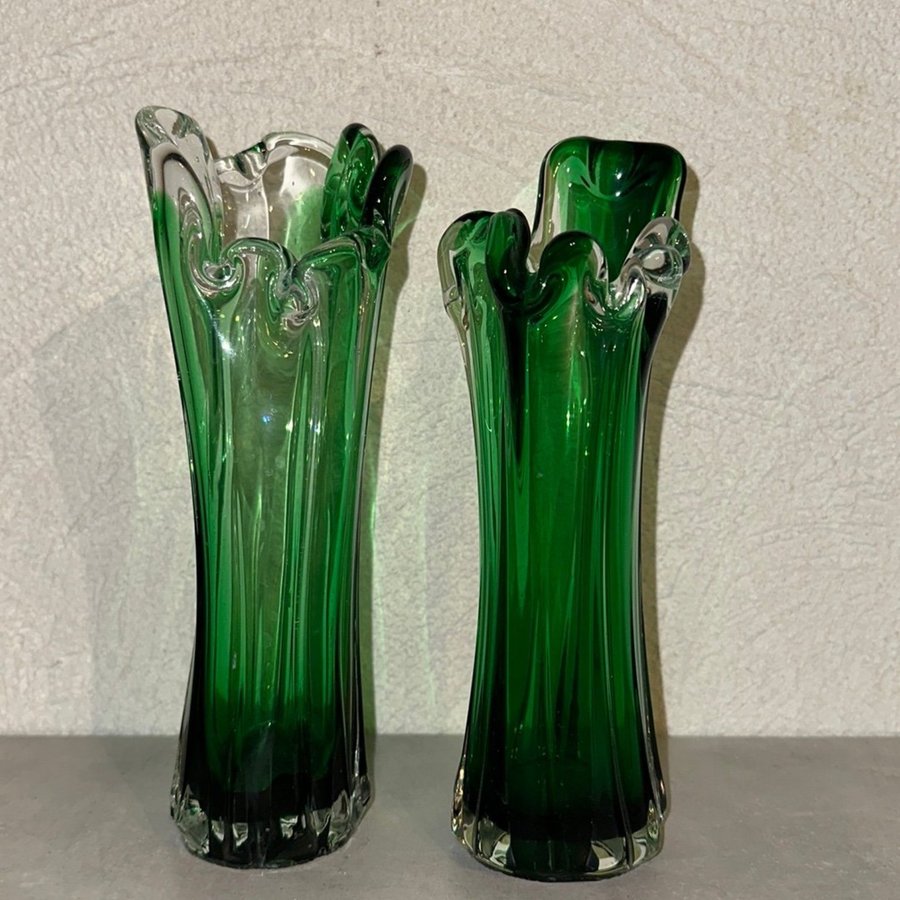 Bergdala glasbruk, 2 st gröna fingervaser/vaser glas, glaskonst, vintage, retro!