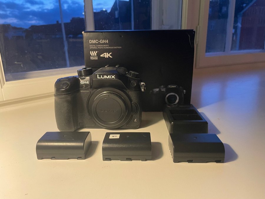 Panasonic Lumix GH4 Camera + VLog