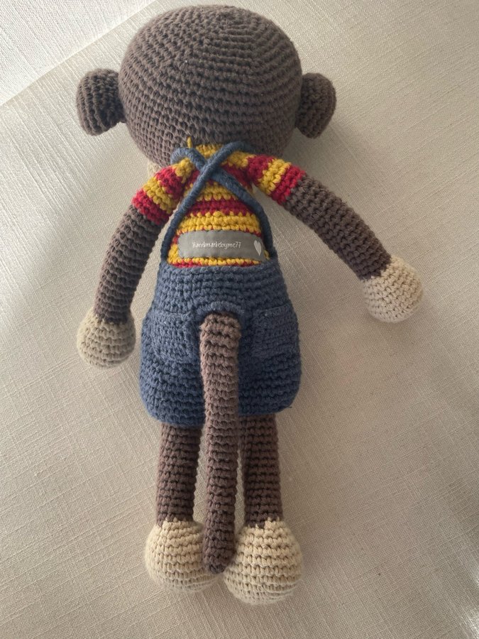 Handgjord virkad Nicke Nyfiken amigurumi