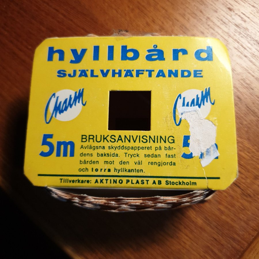 Charm Hyllbård Självhäftande 5m