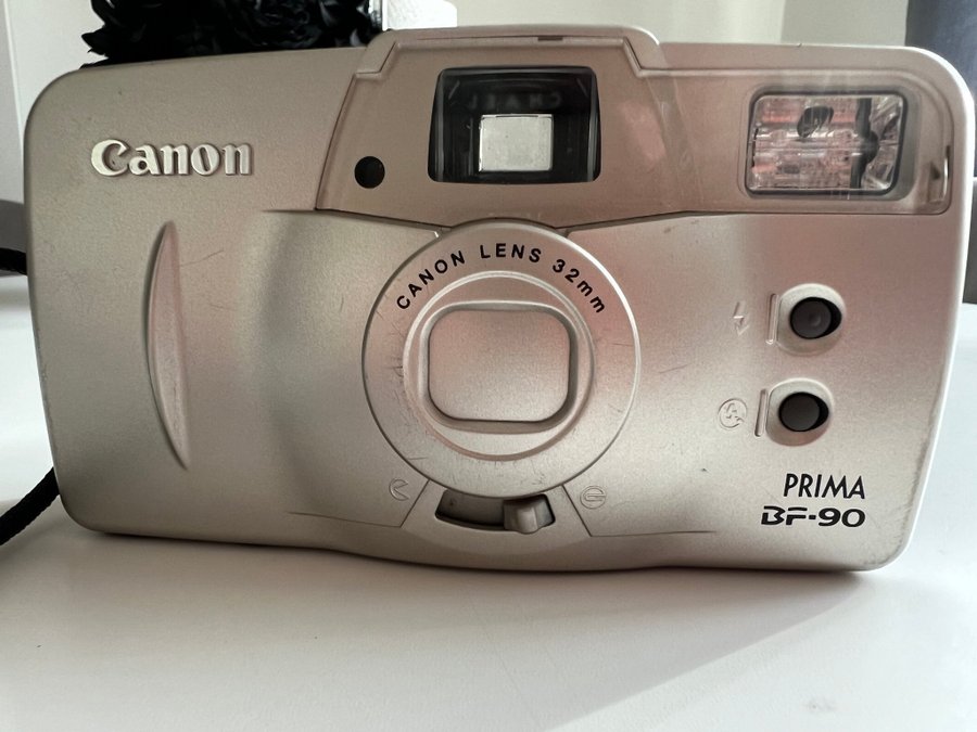 Canon Prima BF-90 Kamera Kameran är i gott skick och funkar bra