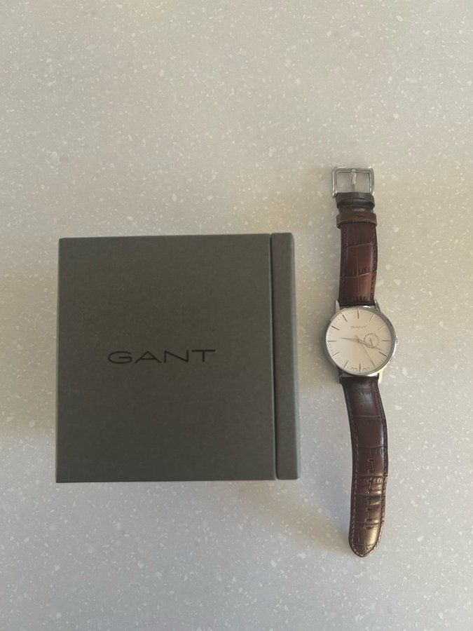 GANT - Herrarmbandsur med brunt läderband - W10842 - 42 mm!