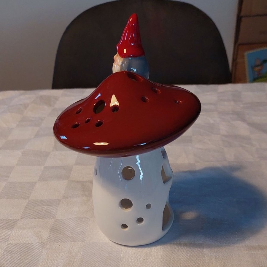 Ljuslykta Svamp med tomte