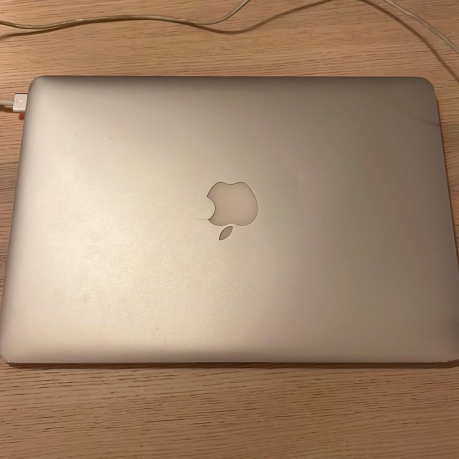 MacBook Air (2017)