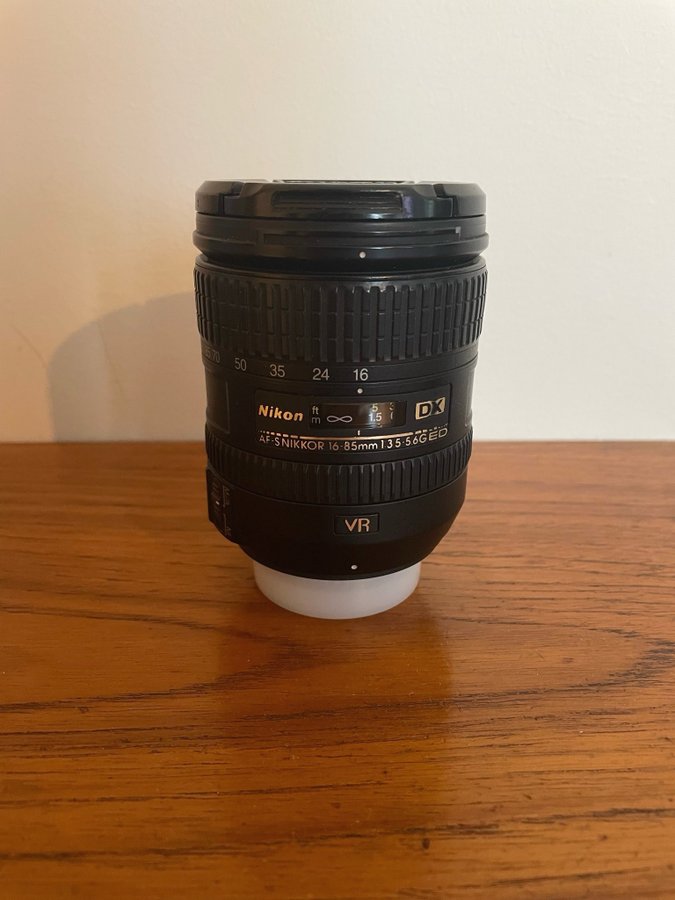 Nikon AF-S Nikkor 16-85mm f/35-56G ED VR Objektiv