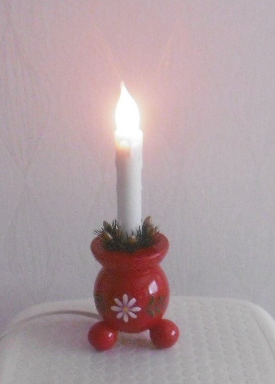 Elektrisk ljusstake - Kulljusstake med ett ljus. Advent.