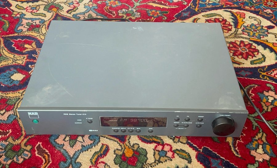 NAD 414 AM/FM RDS TUNER