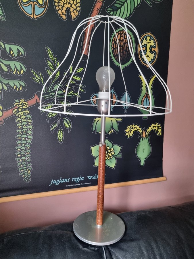 Bordslampa i metall och trä Retro Belid