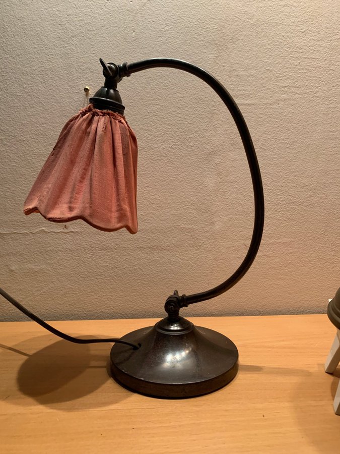 Bordslampa från tidigt 1900-tal.