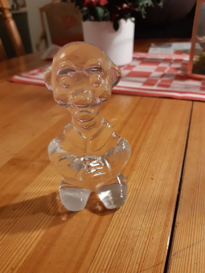 Figurin en gubbe av glas