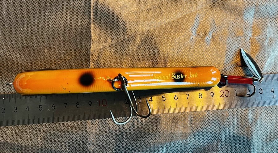 Buster Jerk med lock sked ca 77gr / 15 cm + locksked